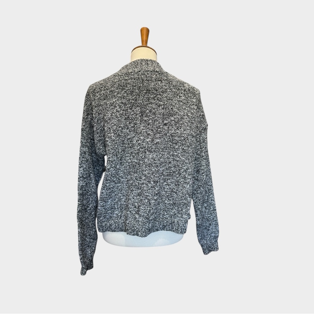 LOFT Gray Sweater with Polar Bear Design #238 - Picture 2 of 4